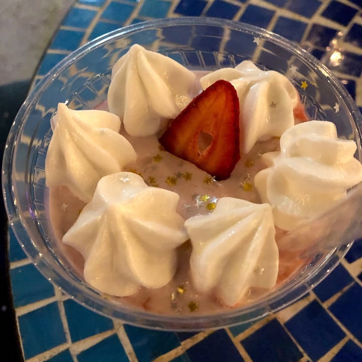 photo of Milky Way Shakes Star-Berry lemon cloud shared by @ketchupfights on  16 Jun 2021 - review