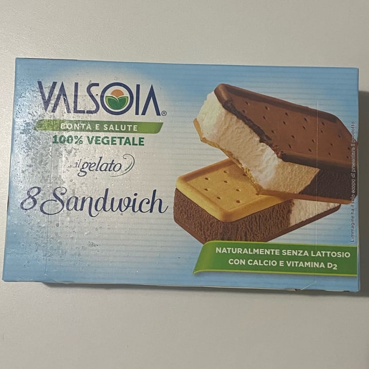 photo of Valsoia Il Gelato Sandwich shared by @francescabutera on  10 Jul 2022 - review
