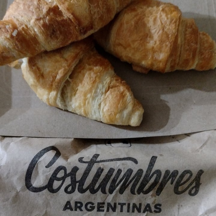 photo of Costumbres Argentinas Cornetto Vegano shared by @jessloo on  04 Jul 2022 - review