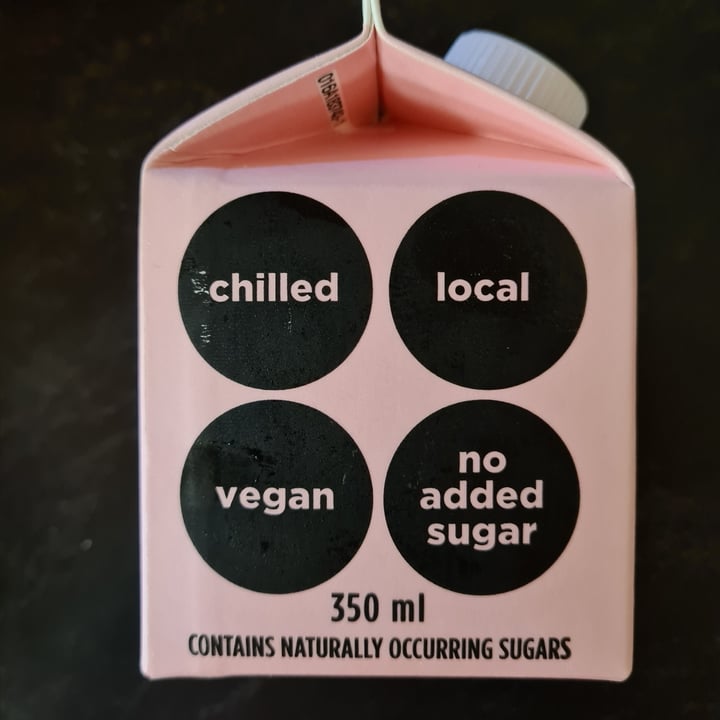 photo of SOMA Strawberry Oat Milk shared by @veronicagroen on  23 Nov 2022 - review