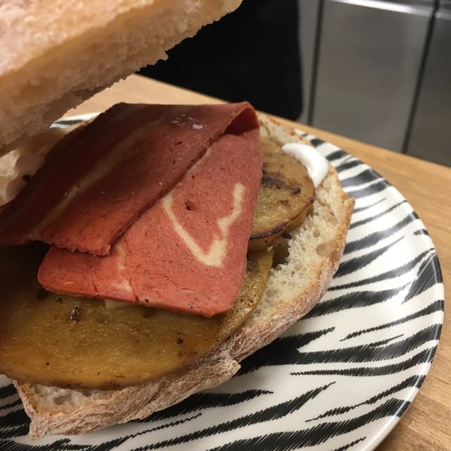 Photo du plat “Panino seitan e nobacon”