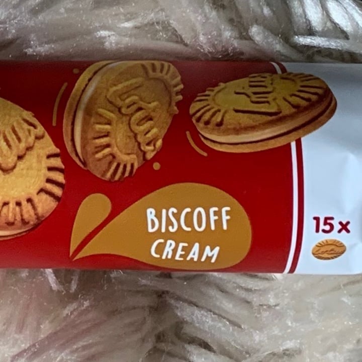 photo of Lotus Biscoff Biscoff Cream Biscuits  Vanilla Flavour shared by @sh0405 on  08 May 2020 - review