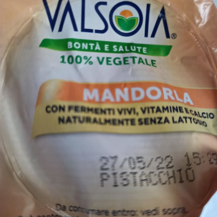 review photo of Valsoia Pistacchio Mandorla shared by @veggiesdg on 01 May 2022 - review