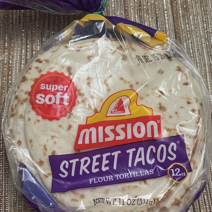 photo of Mission Foods Street Tacos Flour Tortillas shared by @veganfoodcrazy on  10 Dec 2021 - review