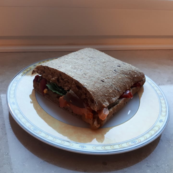 photo of dean&david Grilled Vegan Sandwich shared by @bluesoul on  18 Apr 2022 - review