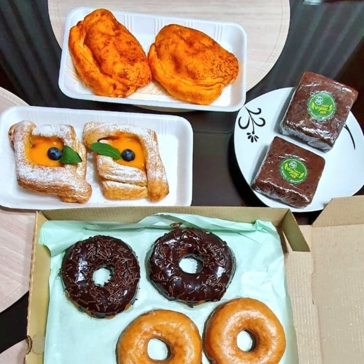 photo of Lecker Brot Pastelería Donas Veganas, Pan Danés, Brownie Vegano y Llauchas Veganas shared by @danna1233991982 on  07 Apr 2022 - review