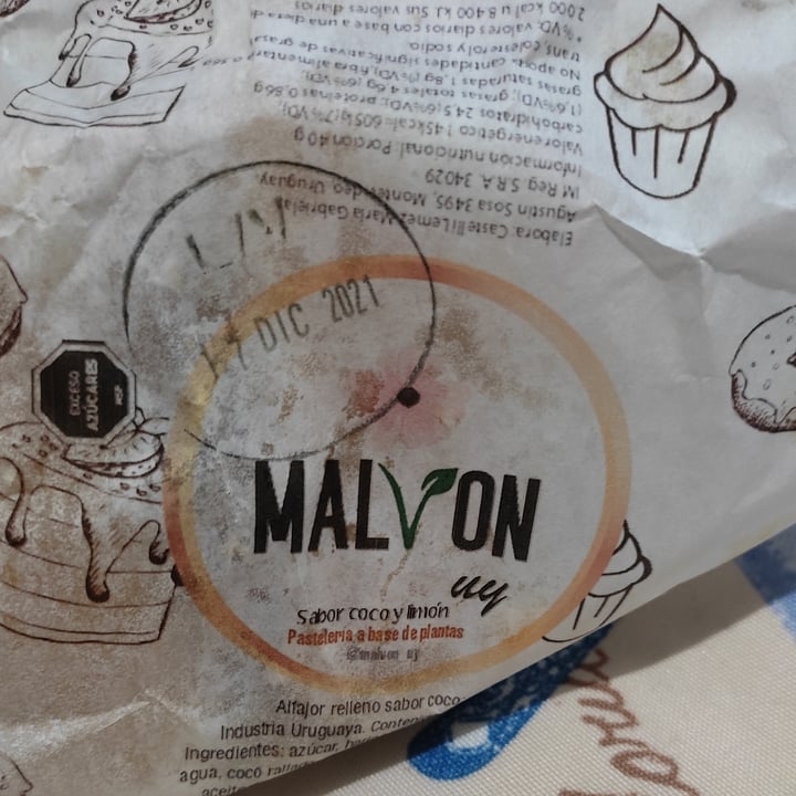 photo of Malvon Alfajor De Limon shared by @roveg99 on  19 Nov 2021 - review