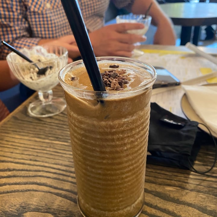 review photo of Lexi's Healthy Eatery Frosty cappuccino shared by @paulineve1 on 26 Sep 2020 - review