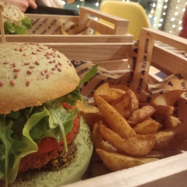 photo of Flower Burger Elf Burger shared by @saralenzisara on  09 Dec 2021 - review