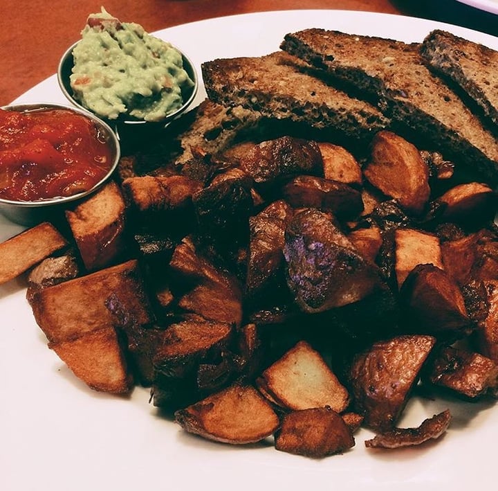 photo of Spoons Diner All Sides! shared by @ceeemme on  05 Apr 2018 - review