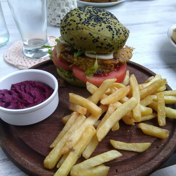 photo of Delia Cafe Hamburguesa Apto Vegan shared by @mila20 on  26 Jul 2021 - review