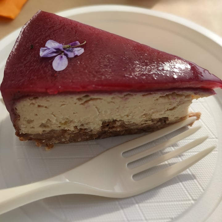 photo of Villa Govinda Ashram Cheese Cake  Fragola shared by @agnetrem on  31 Mar 2022 - review