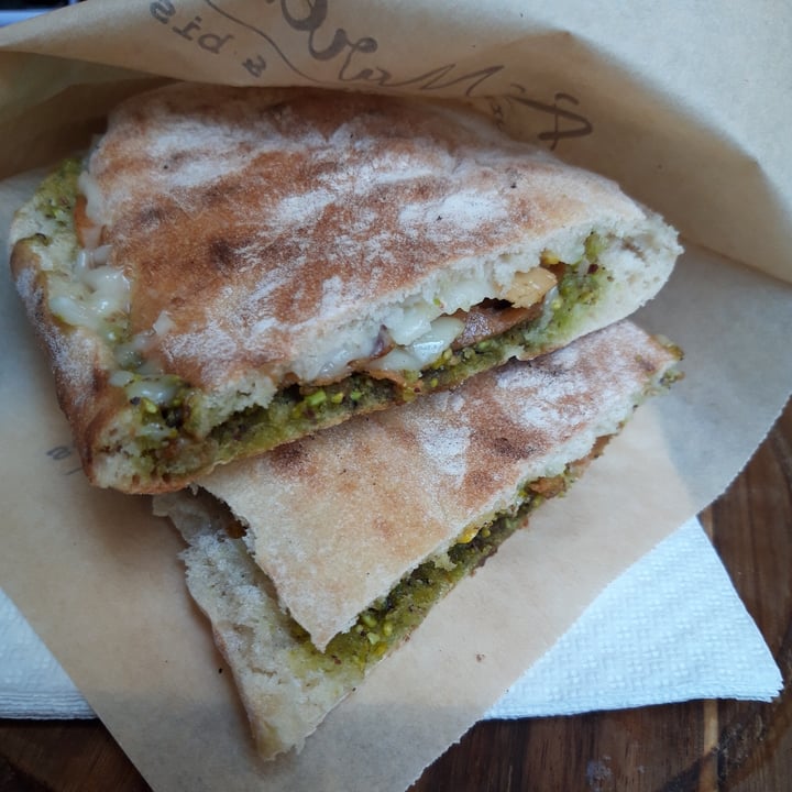 review photo of A'Marenna - Sorrento bakery & bistrot Panuozzo Vegani shared by @chiariz94 on 30 Apr 2022 - review