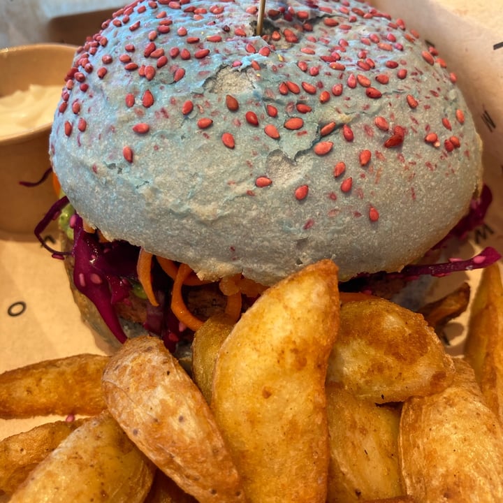 photo of Flower Burger Puffo shared by @fraceck on  07 Apr 2022 - review