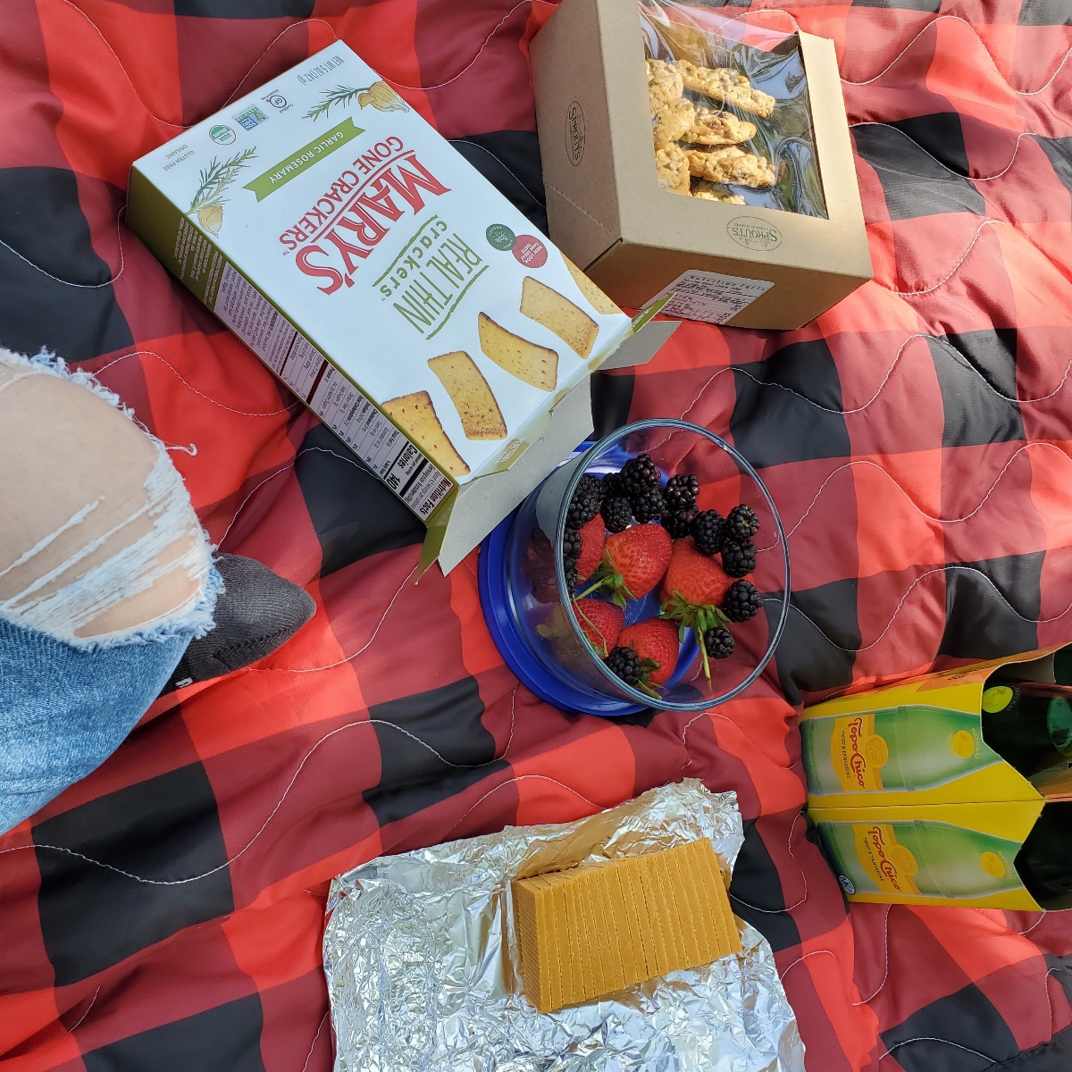 mary-s-gone-crackers-real-thin-garlic-rosemary-crackers-reviews-abillion