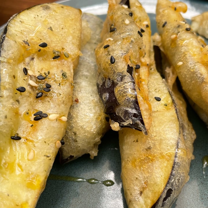 photo of Infinite Café Plant-Powered Kitchen Aubergine tempura chips shared by @clarevandeleur on  04 Jan 2022 - review
