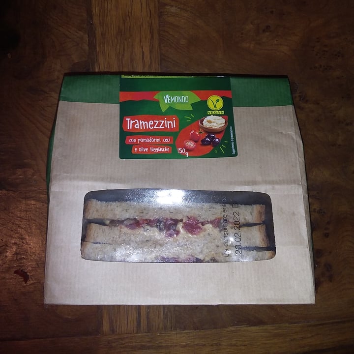review photo of Vemondo Tramezzini Pomodoro, Ceci e Olive Taggiasche shared by @catwoman13 on 30 Jun 2022 - review