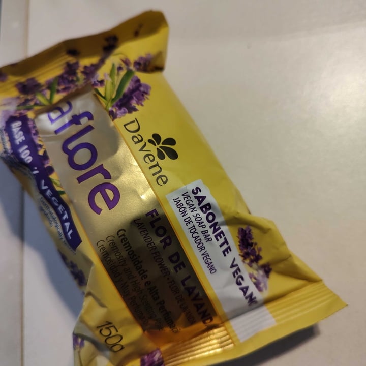 review photo of Davene Davene Laflore sabonete vegano Lavanda shared by @patylima on 04 Dec 2022 - review