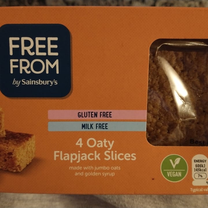 photo of Sainsbury’s Free From 4 Oatly Flapjack Slices shared by @veganhedgewytch on  26 Jul 2022 - review