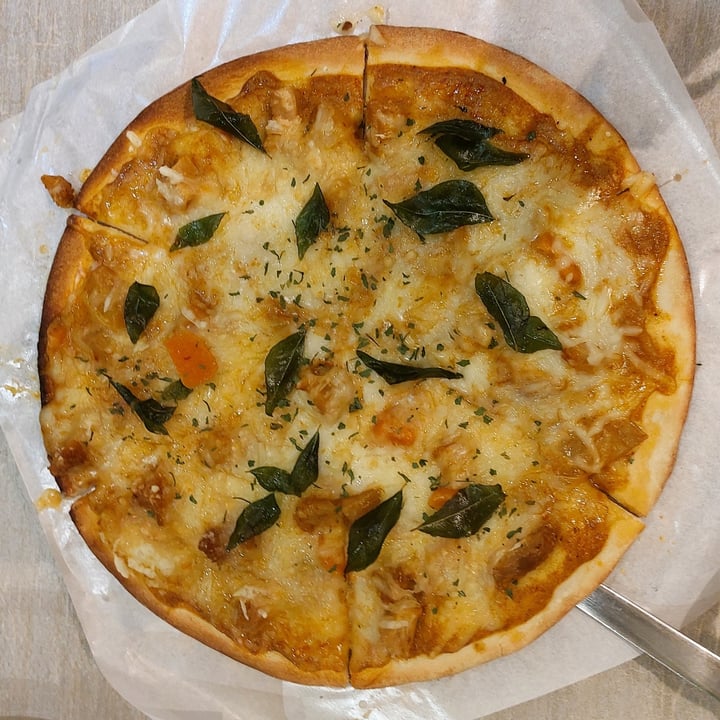 review photo of Flavours by Saute Curry Rendang Lion Mane Pizza shared by @spveg on 04 Jul 2022 - review