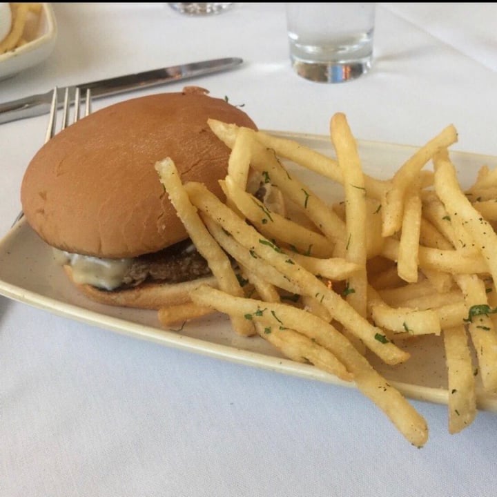 review photo of Crossroads Kitchen Impossible burger shared by @lulu0423 on 27 Jun 2020 - review