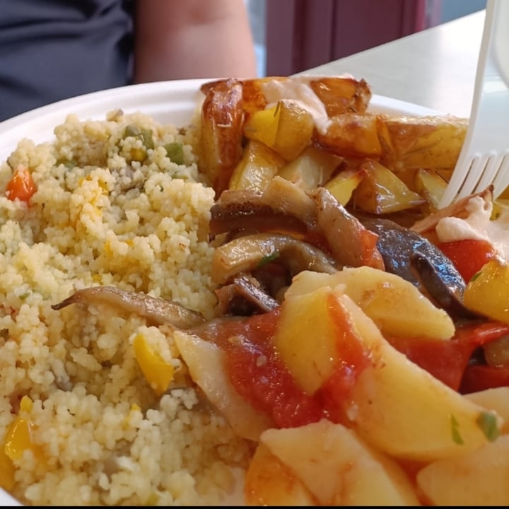 photo of Officina Vegana Cous Cous, Patate con melanzane e pomodorini, Patate al forno shared by @benedettac on  17 Jun 2022 - review