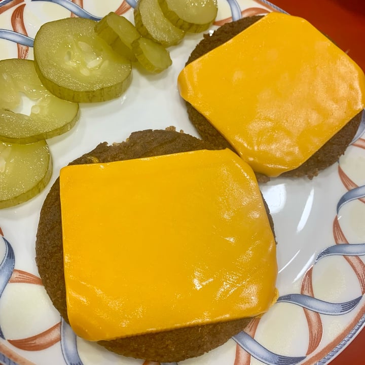 photo of Sheese Mature cheddar style slices shared by @vanessabejjany on  20 Nov 2021 - review