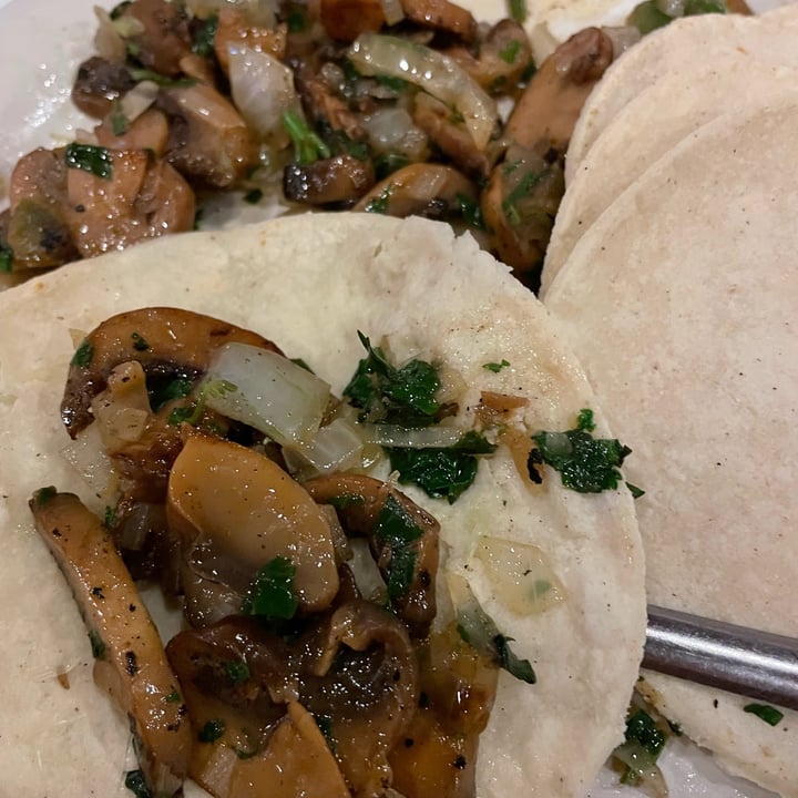 review photo of Las Brazas Champiñones a las brazas shared by @beckiesveggies on 27 Dec 2021 - review