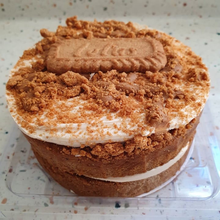 photo of Woolworths (Australia) Vanilla Cake with Lotus Biscoff shared by @aprilh on  15 Aug 2021 - review