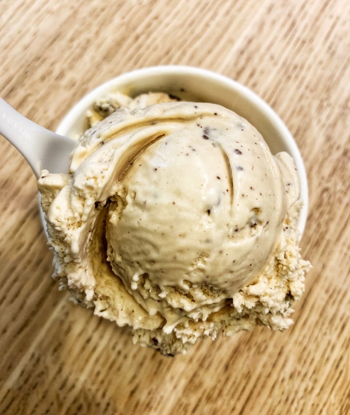 photo of Van Leeuwen Ice Cream Peanut Butter Choc Chip shared by @hugemittons on  03 Nov 2019 - review
