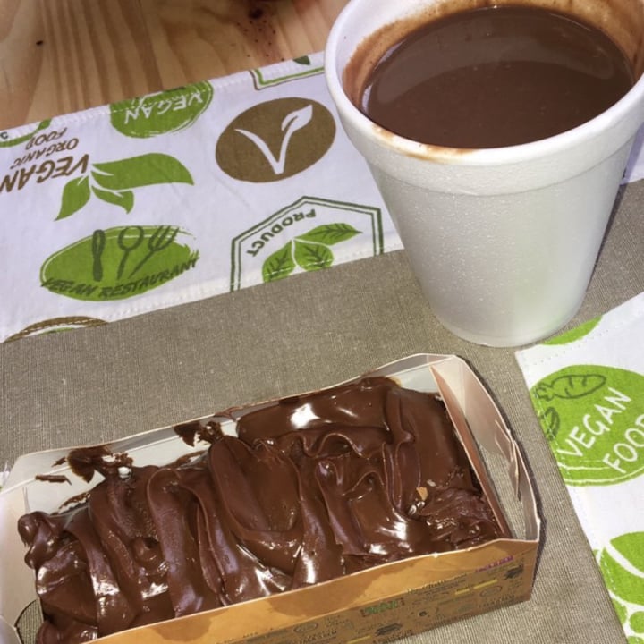 review photo of Matilha Vegan Food Bolo Com Boinatella shared by @paivalucasx on 19 Apr 2022 - review