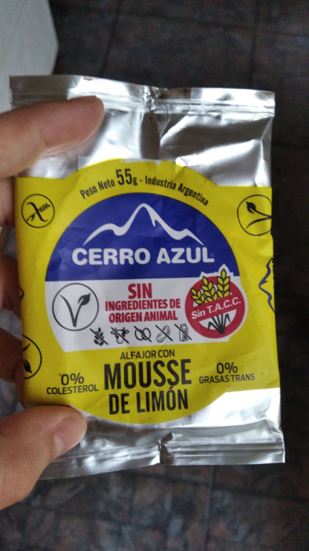 photo of Cerro Azul Alfajor con Mousse de Limón shared by @bie on  12 Dec 2019 - review