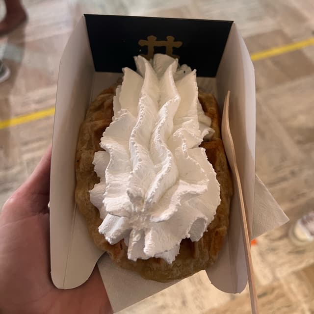 Photo of the dish “belgian waffle with whipped cream”