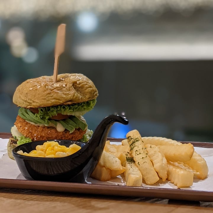 photo of Green BA Tempeh Burger shared by @xinru-t on  27 Dec 2020 - review