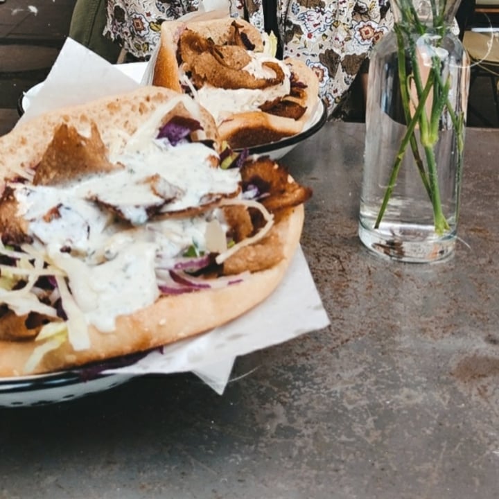 review photo of Adieu Paris Veganer Döner vom Soja-Spieß shared by @vegahanimo on 27 Oct 2022 - review