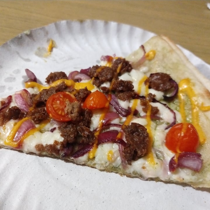 photo of Hell's Pizza Lomitas Not Guilty Pizza shared by @lelemore on  02 Apr 2022 - review