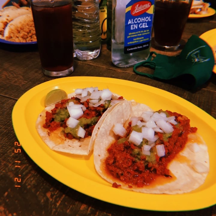 photo of Mango Blues Tacos de chorizo de soya con verduras al gusto shared by @emmacarstairs on  01 Feb 2022 - review