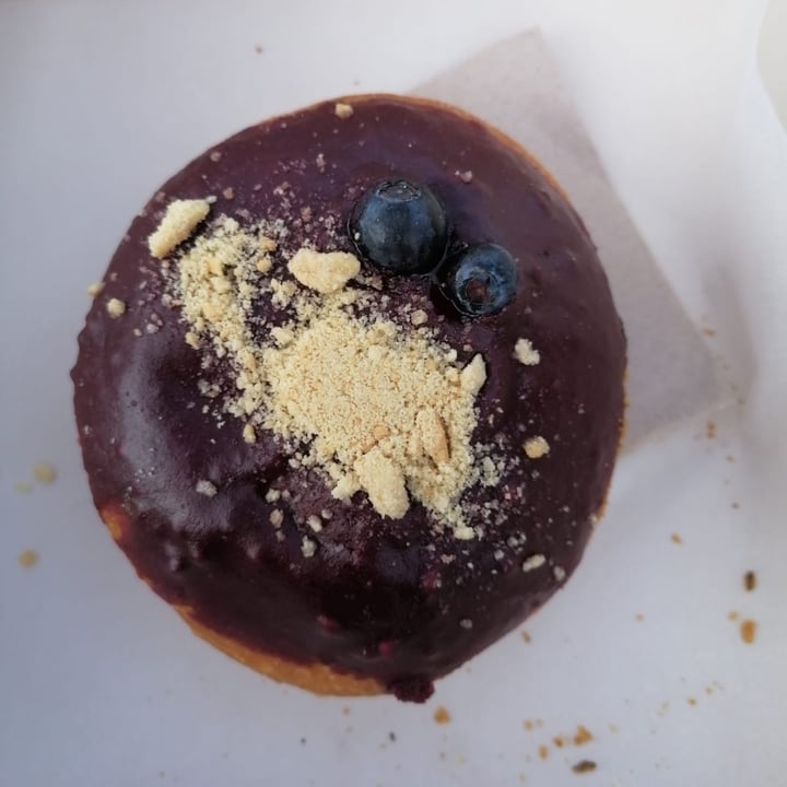 review photo of Delish Vegan Doughnuts Blueberry Cheesecake Donut shared by @zzzcos on 11 Mar 2021 - review