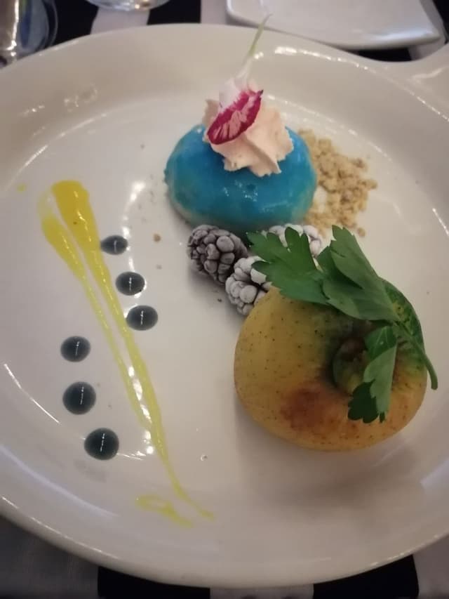 Foto do prato “Postre De Manzana Y Fresa”