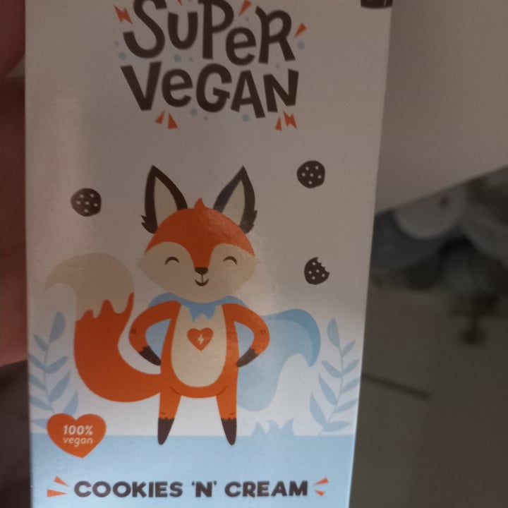 photo of Super Vegan Barra de Chocolate - Meio Amargo com Pedaços de Cookies shared by @alpgouveia on  21 Jun 2022 - review