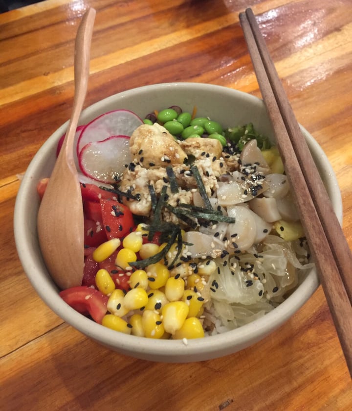 photo of Song Linh Food & Drink Vegan Poke Bowl shared by @movinganimals on  03 Feb 2020 - review