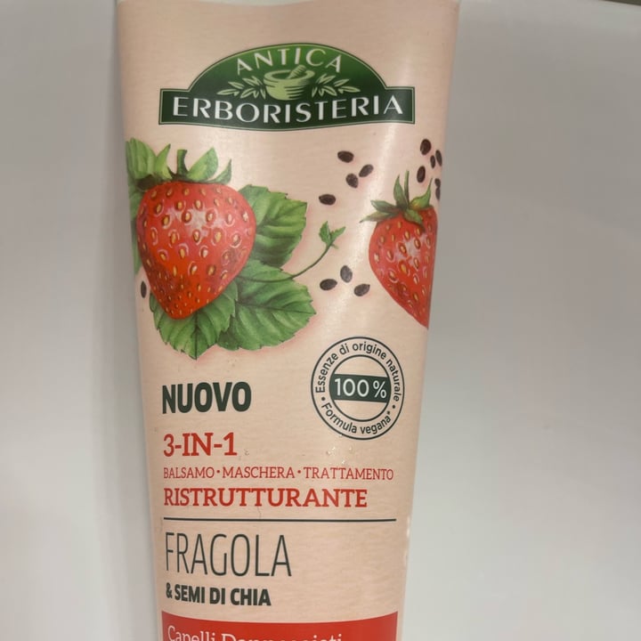 photo of Antica erboristeria Balsamo - Maschera - Trattamento Ristrutturante Fragola e Semi di Chia shared by @sofiadei1 on  31 Mar 2022 - review