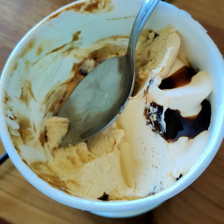 review photo of Fior di Natura Gelato alla Soia Tiramisù Variegato al Caffè shared by @vegankiyo on 18 Apr 2022 - review