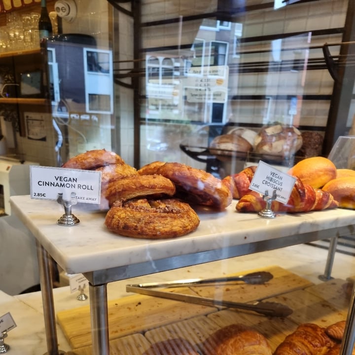review photo of Le Pain Quotidien Vegan Croissant shared by @plantbasedtherapist on 13 Oct 2022 - review