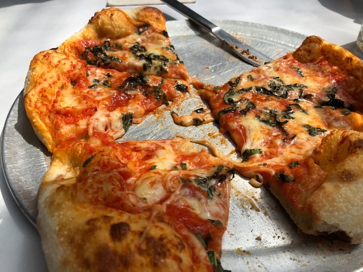 review photo of Hervíboro Cocina Vegana Almond-cheese Pizza shared by @sandrasandra on 29 Nov 2019 - review