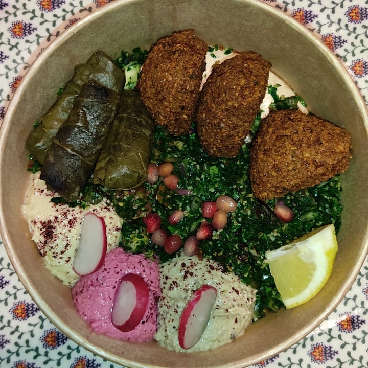 photo of Santo Falafel Babilonia shared by @hypatia on  03 Feb 2022 - review