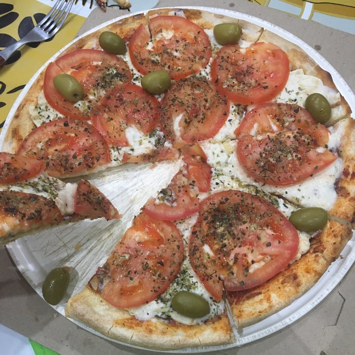 photo of Olivia Empanadas & Pizzas - Wilde pizza napolitana vegana shared by @ingridd on  24 Sep 2020 - review