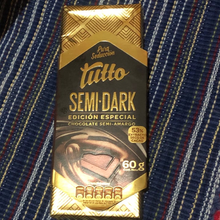 photo of Tutto Chocolate semi-amargo shared by @danna12 on  14 Dec 2020 - review