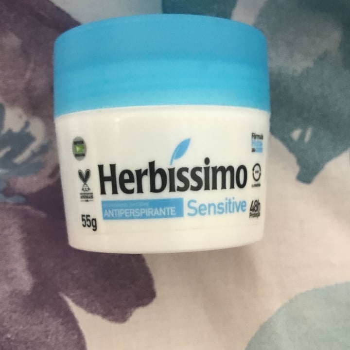 photo of Herbissimo Antiperspirante Neutro shared by @lariss1902 on  14 Nov 2022 - review