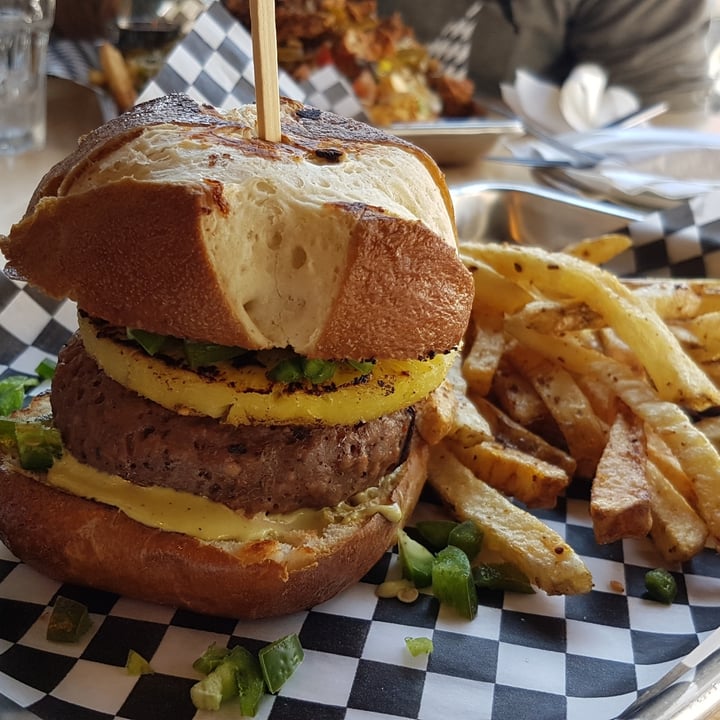 photo of Mexhico Restaurant Mexhico Stuffed Burger shared by @plantkilla on  31 Jul 2021 - review